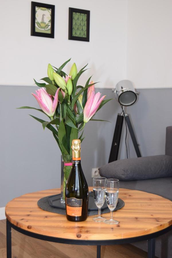 Be My Guest - Jerozolimskie Studio - Super Centrum Metro Wi-Fi Breakfast Warsawa Bagian luar foto